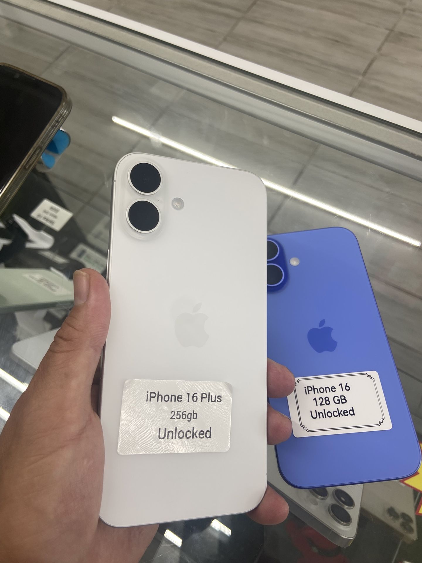 16 Plus Unlocked . Cash Or $50 Down W Approval