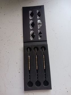 NEW MARLBORO LIMITED EDITION PROMOTIONAL DART SET 3 STEEL-TIP DARTS & 6 REPLACEMENT FLIGHTS