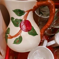 A set of juice or tea cups etc