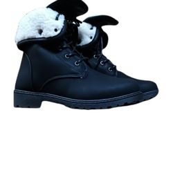 Winter Boots  IN black With FAUX FUR IN THE TIMBERLAND STYLE "NOT TIMBERLAND "