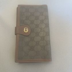 Gucci Women’s Wallet!!