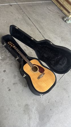 Super clean Yamaha SCF04 & Road Runner guitar case