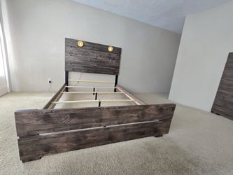 🛏️ Queen Bed Frame with Built-In Lights – $275 OBO