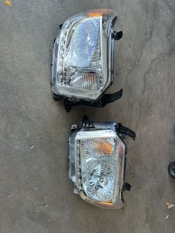 Headlights Tundra 2014-2017