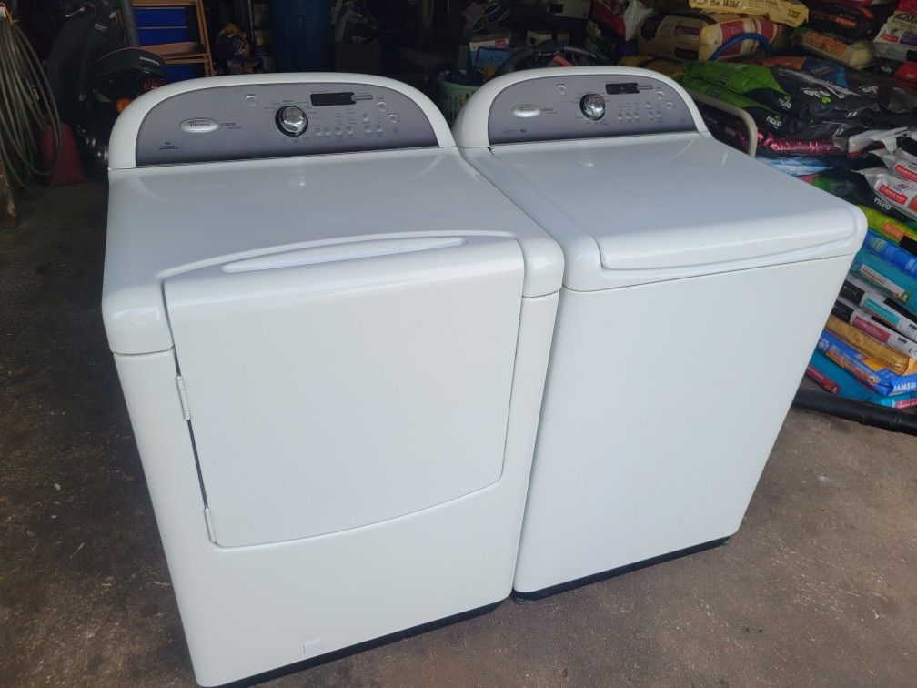 Whirlpool Cabrio Platinum Washer and Gas Dryer Set