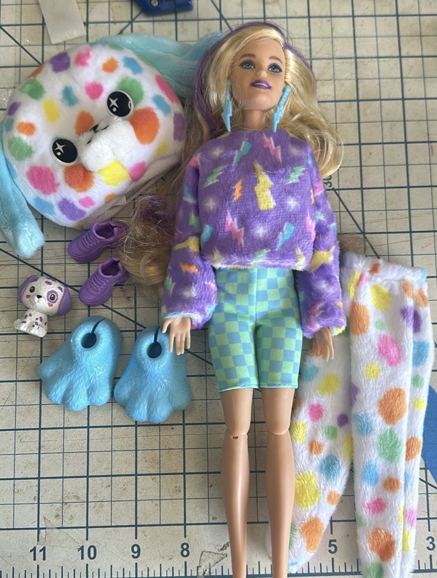 Barbie Cutie Reveal Dream Series Doll With Accessories As Shown. 207