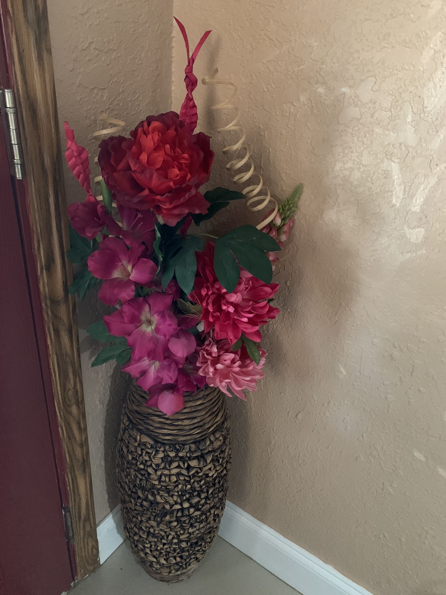 Bouquet flowers (Beautiful for decorating home) Excelente condition.