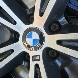 BMW X7 M series 21" Rims with new Pirelli Tires