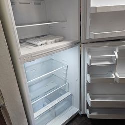 Insignia Refrigerator 