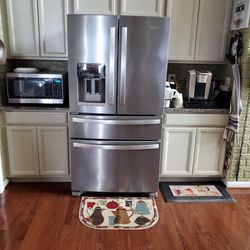 Whirlpool Refigerator 24-5 Cu Ft French Doors  With Ice Maker