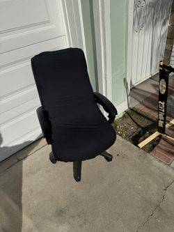 Free Chair & Desk 