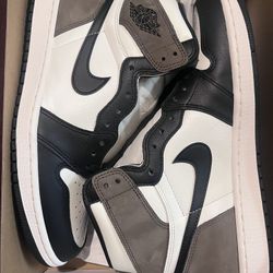 Men’s High Top Basketball Shoe