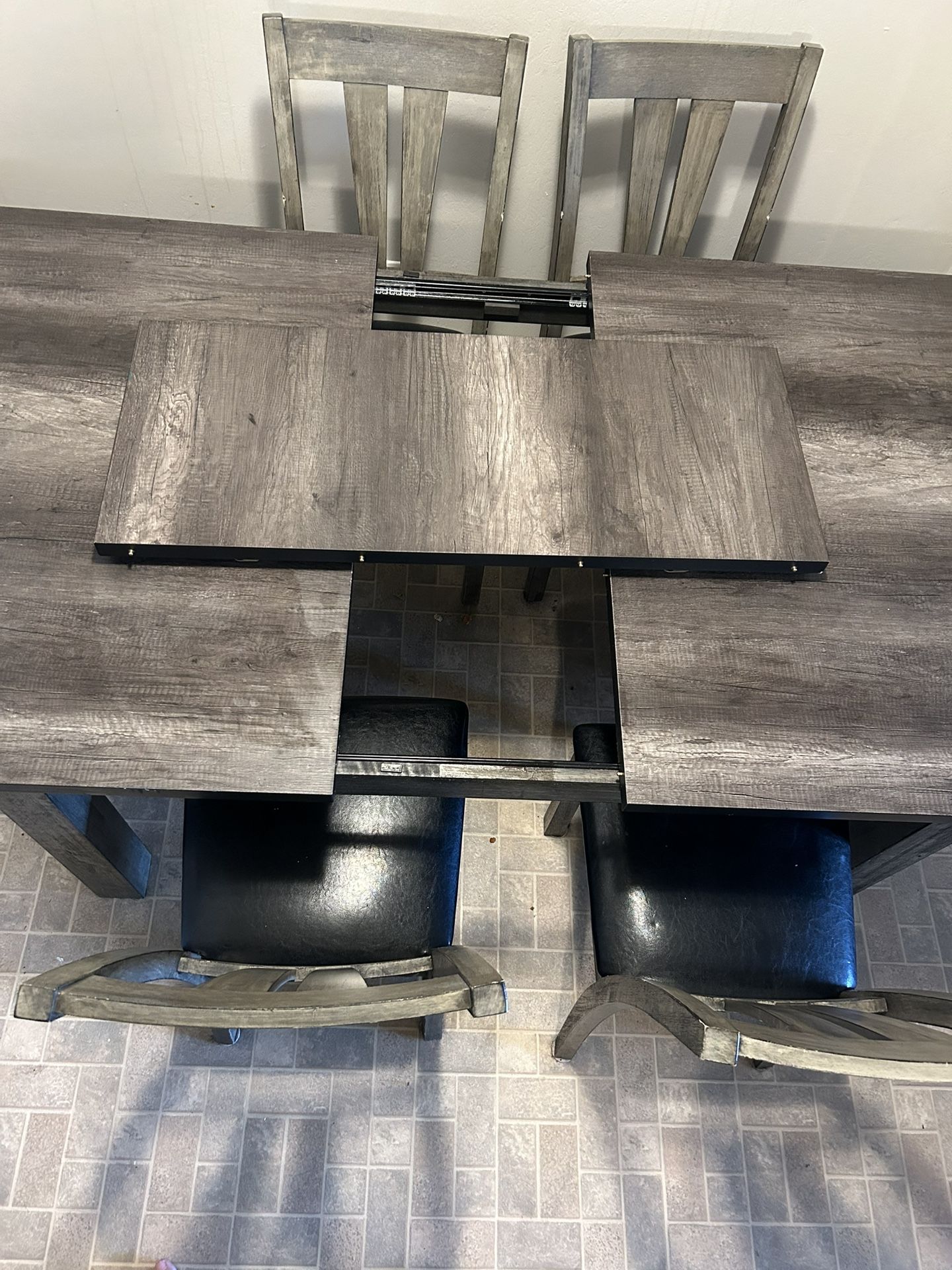 Table 650$