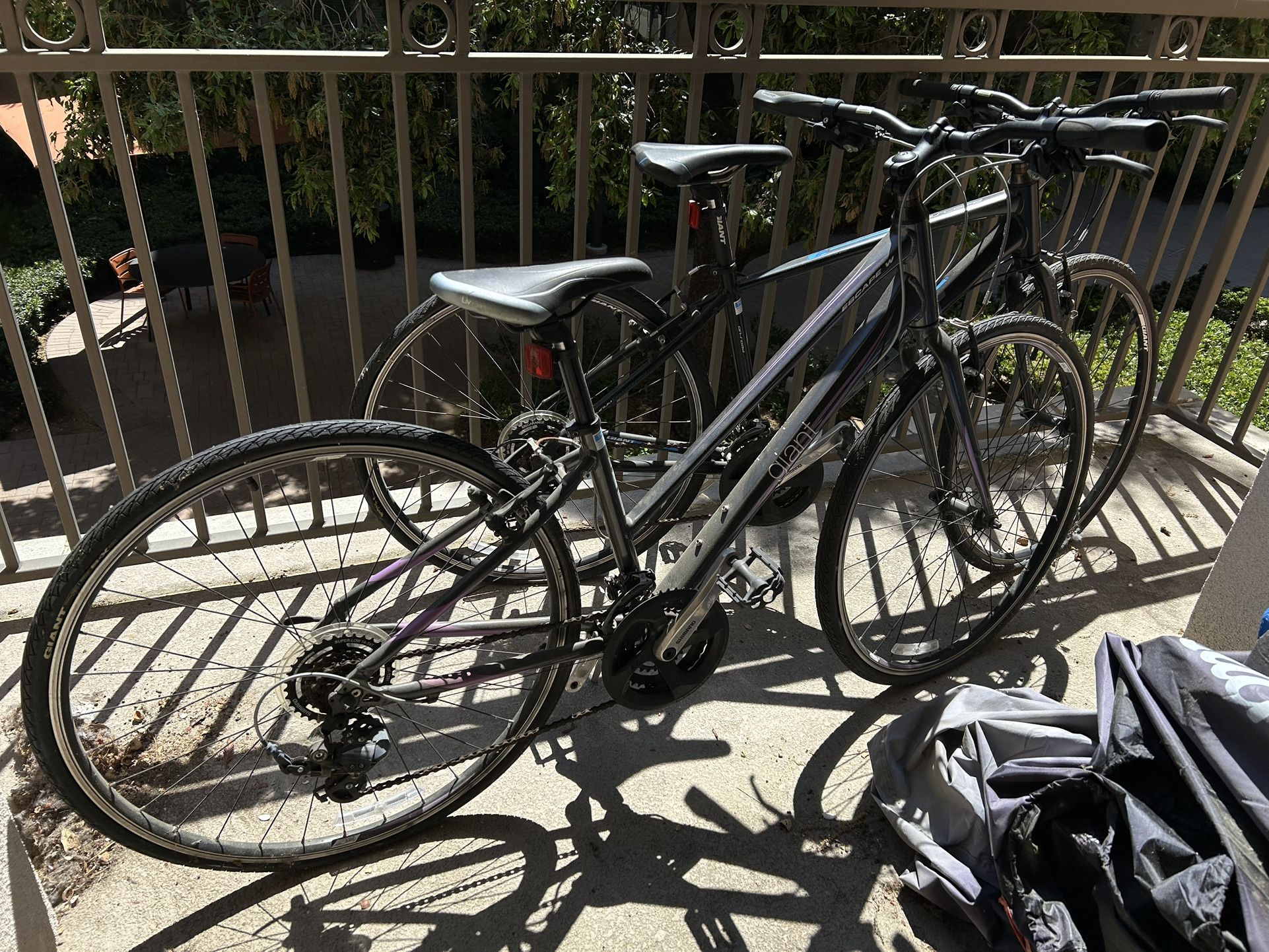 Used Giant Escape 3 Bike (male and female)