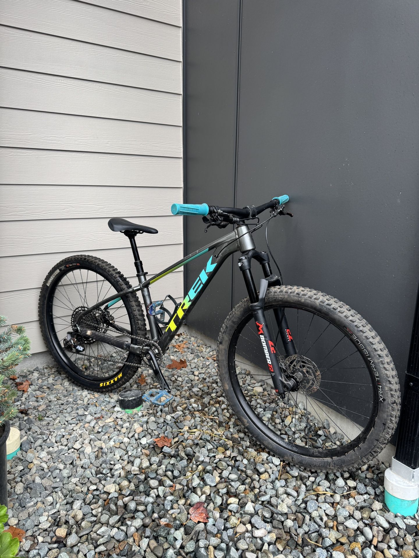 Trek Roscoe 7 27.5 size Small Hardtail Mountain bike 