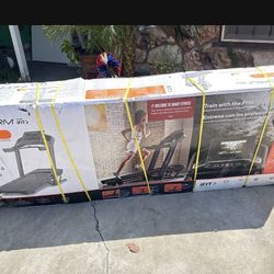 ProForm Carbon TLX; Treadmill for Walking and Running with Built-In Fan and SpaceSaver Design