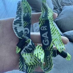 2 GA bands for Saturday and Sunday 