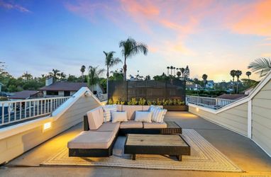 Outdoor Wicker Sectional Sofa Set with Coffee Table