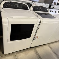 Whirlpool Top Load Washer And Gas Dryer Set