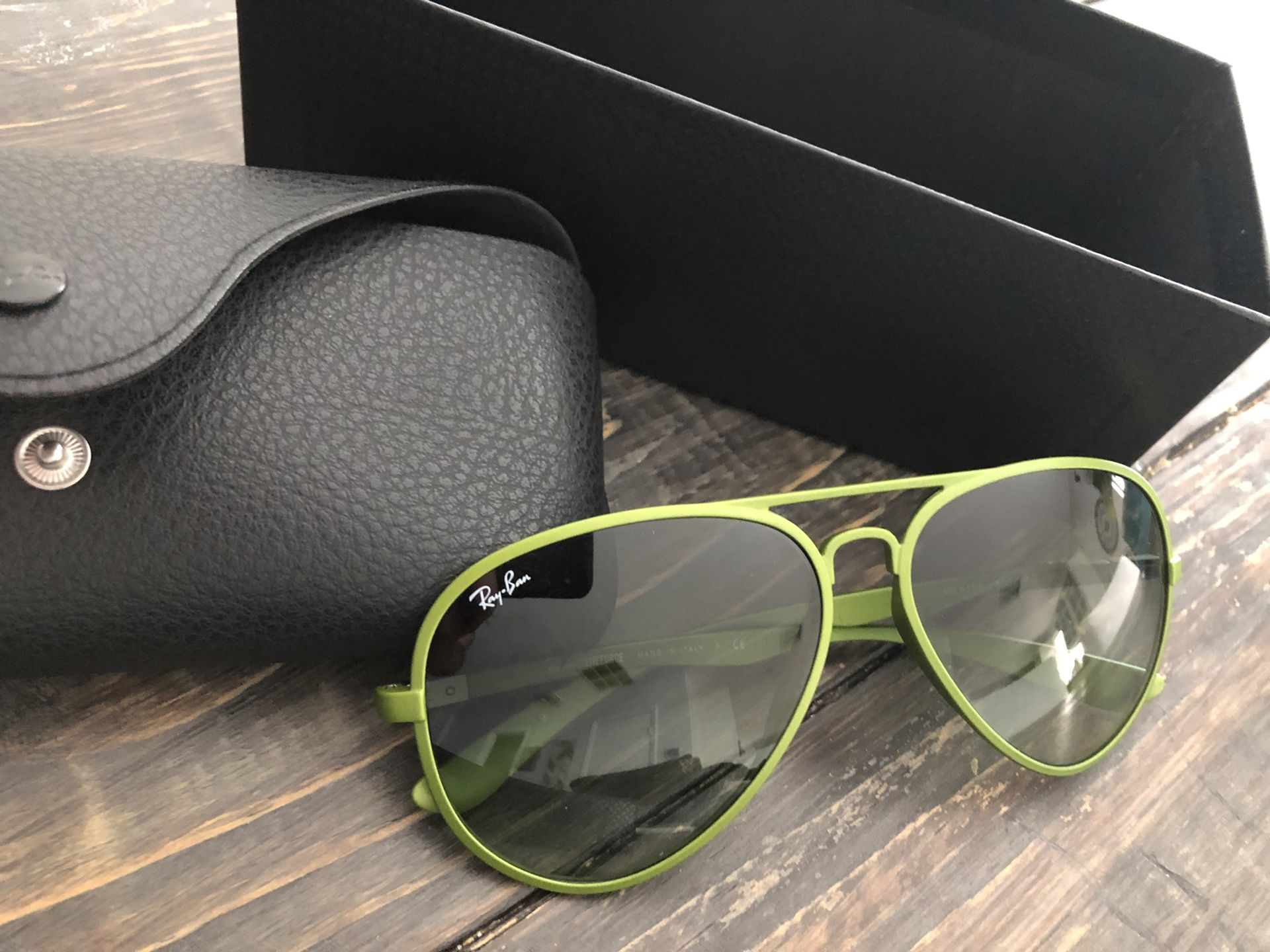 Ray Ban Liteforce metallized Green Sunglasses RB4180 6086 8E