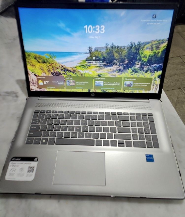 NEW HP 17" Touchscreen Laptop : i3 12gb ram 512HD Win11 NITB