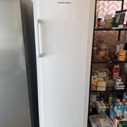 Hamilton Beach 11 Ct Ft Upright Freezer 