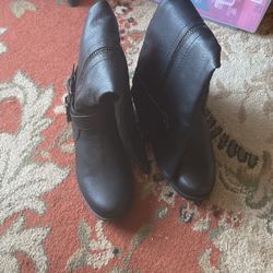 Rampage Size 7 Boots