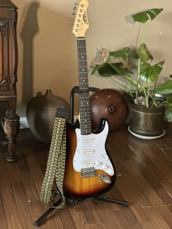 Stadium Electric Guitar Stratocaster-style, Sunburst, Guitar Strap, Guitar Stand