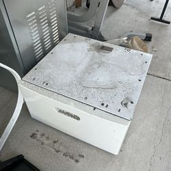 Laundry Storage FREE