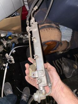 Evo 9 Oem fuel rail