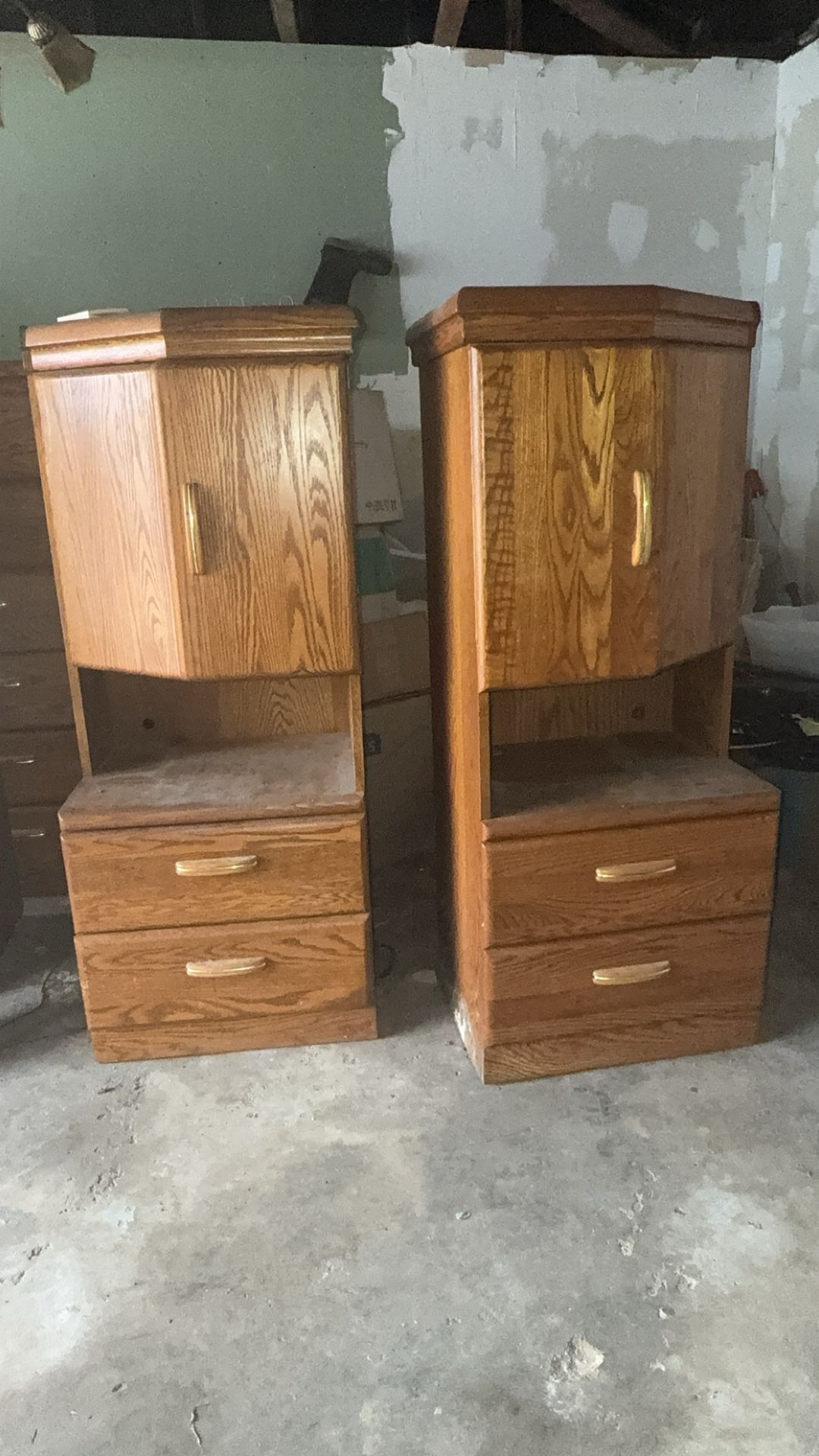 Solid Oak 6 Piece Bedroom Set $250