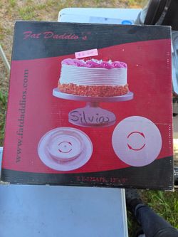 Cake and jellos items