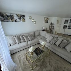 Luxurious 3-Piece Sectional Sofa + Pillows
