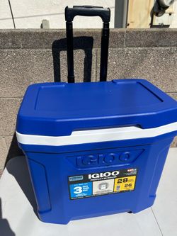 Igloo 28 Quart Roller Cooler Blue
