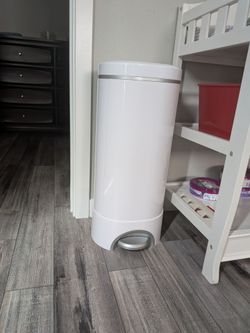 Munchkin Step Diaper Pail