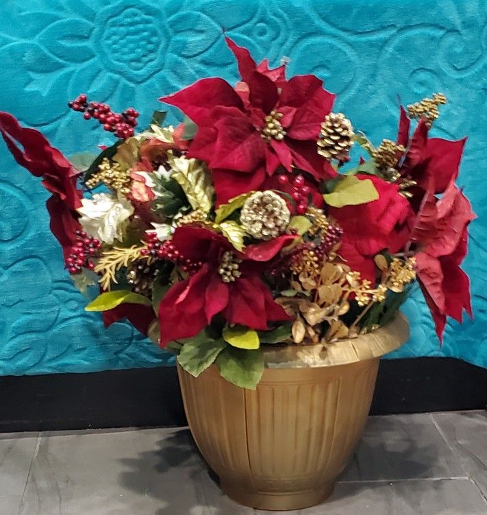 2 Christmas Vases
