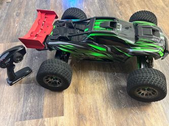 Traxxas XRT Ultimate 8S RC Monster Truck – Rebuilt Shocks, LED, Powerful