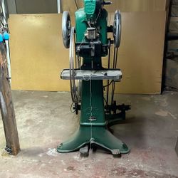 Vintage Sewing Machine/ Leather Sewing 