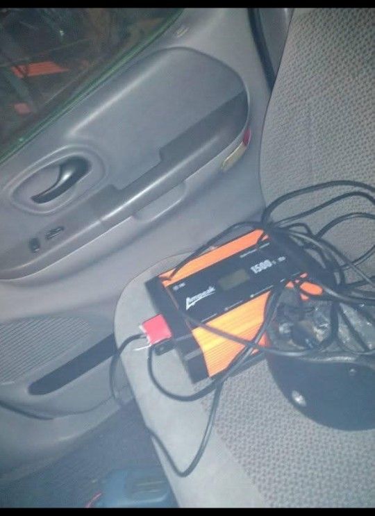1500 Continuous Watt Power Inverter