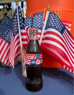 8 oz USA’s 250th Coca-cola glass bottle