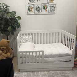 Baby Crib 3 In 1 Convertible Crib With Non-toxic Mattress 