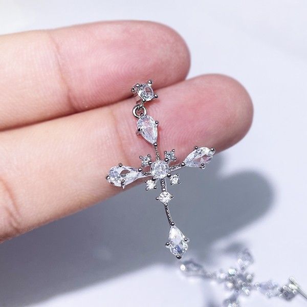 ✨ Elegant Crystal Cross Dangle Earrings – Silver Rhinestone Drop Earrings for Women