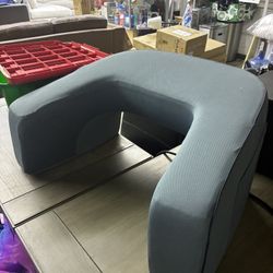 Dream Post U-Shaped Desk Pillow