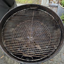 Weber Grill Premium 22” With Charcoal Starter 