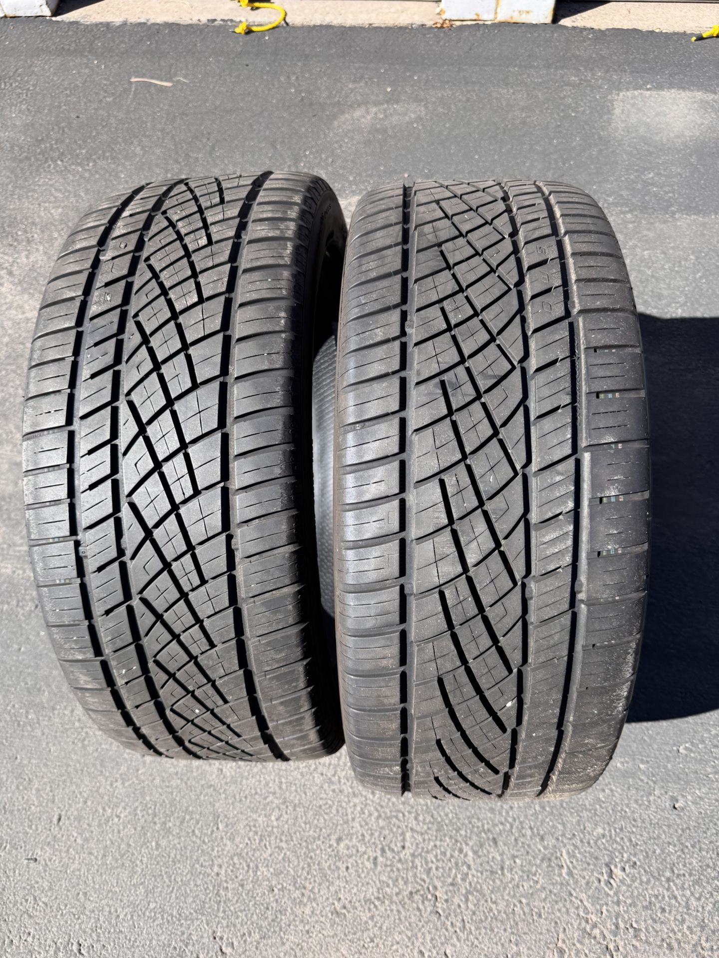 Pair (2) 255 45 20 Continental ExtremeContact DWS 06 Plus tires