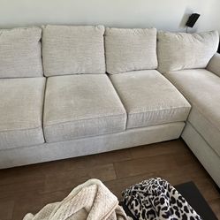 Couch With Chaise 