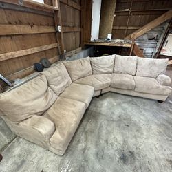Tan/Brown Sectional Like New (WE DELIVER)