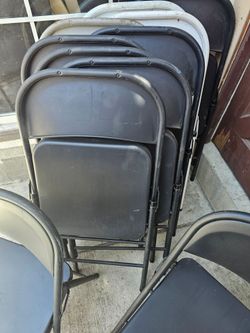 12 CHAIRS FOLDABLE METAL HEAVY DUTY IDEAL FOR PARTYS, MEETINGS, ETC STILL IN VERY GOOD CONDITION NICE AND CLEAN FOR ANY QUESTION TEXT PLEASE SE HABLA 