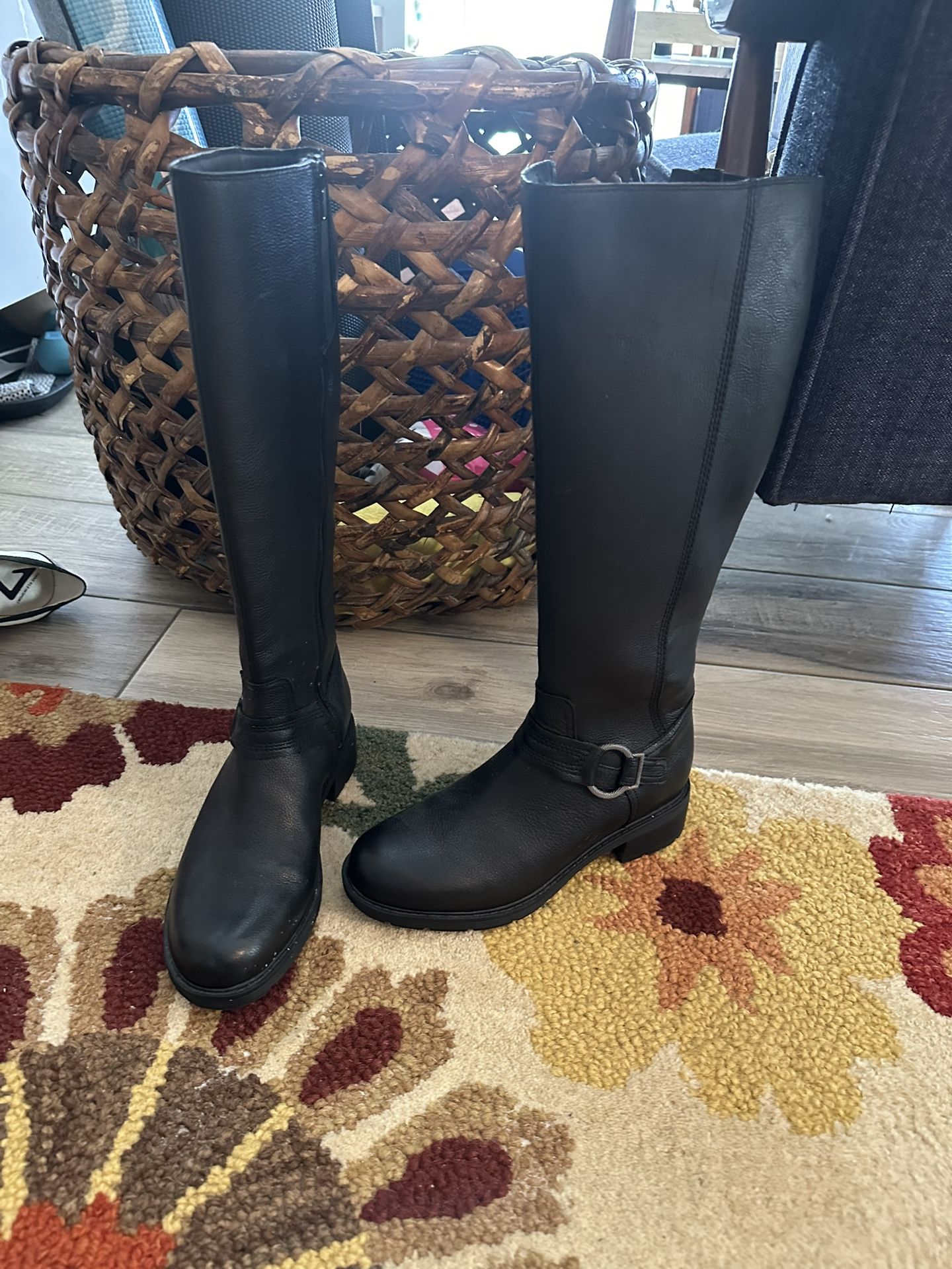 Clark Boots Size 9