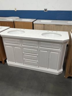 60” White Solid Wood Bathroom Vanity with Engineered Marble Top (V105)